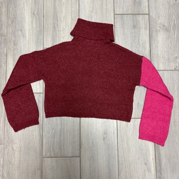 Wild Fable Cropped Turtleneck Pullover Sweater – XS - Picture 3 of 4